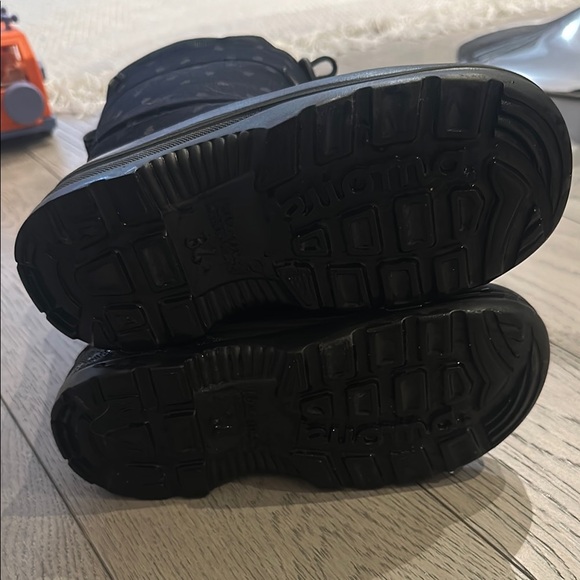 Kids Waterproof Boots - Picture 5 of 5